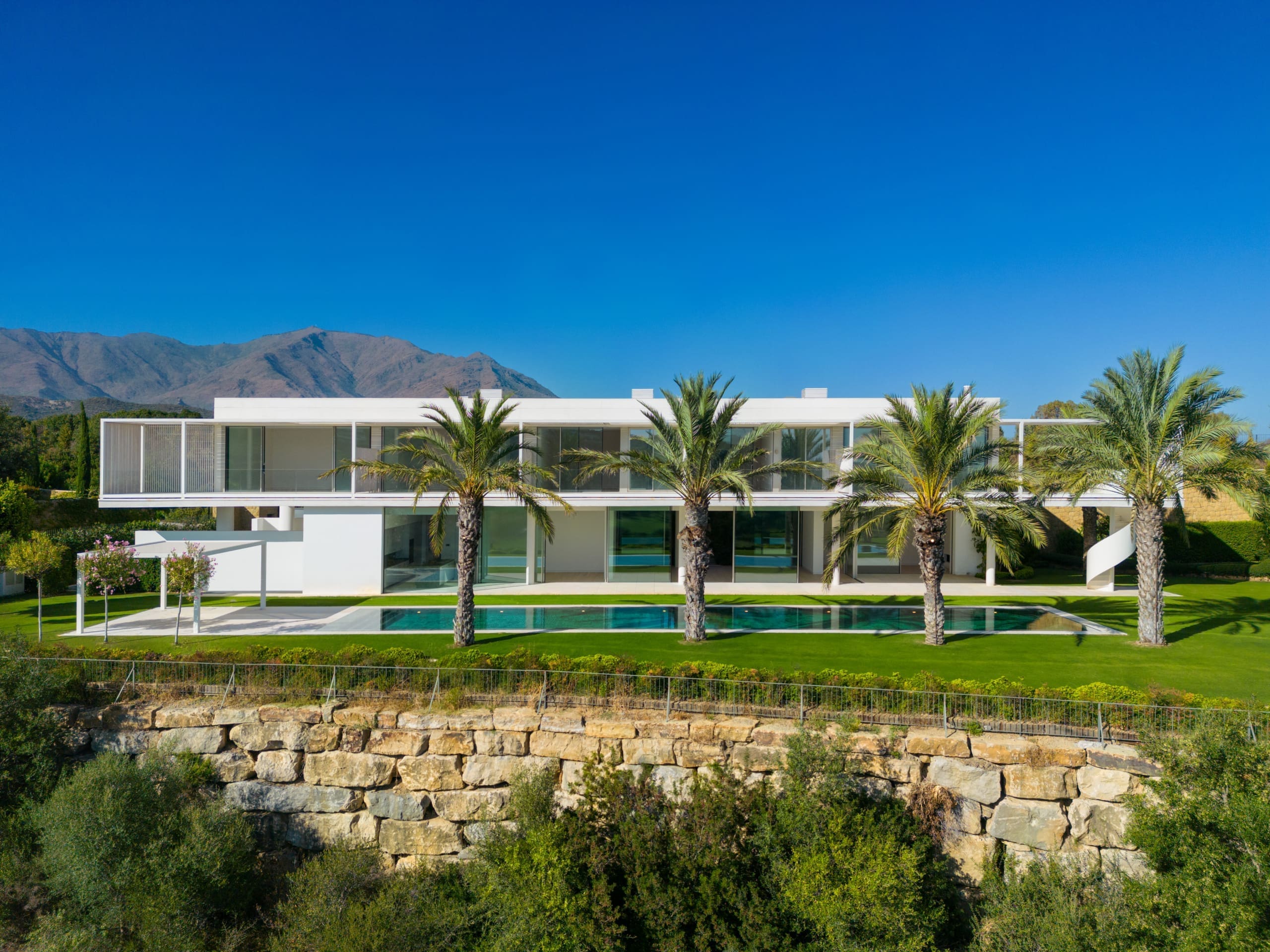 Villa Vista Verde - Luxe Residentie met Golfzicht in Finca Cortesin