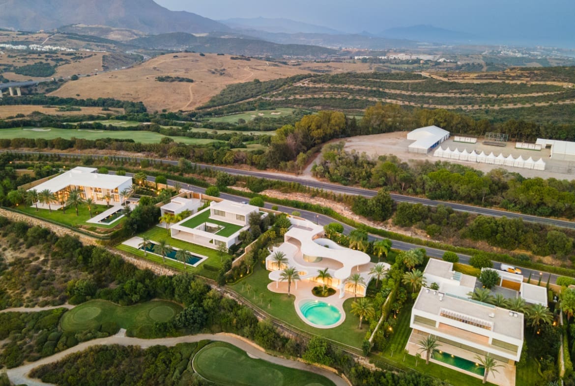FINCA CORTESIN – GOLF SIDE VILLA 7 _DJI_0014-Edit Villa Luminosa: Luxe en Licht in Finca Cortesin