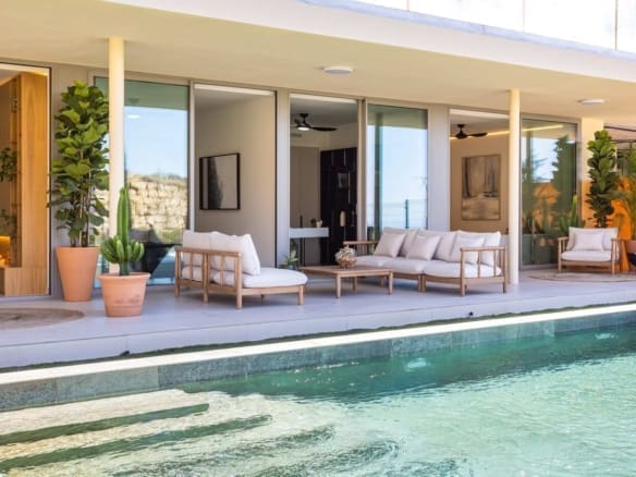 Sixteen plus collection 16+ collection Mijas