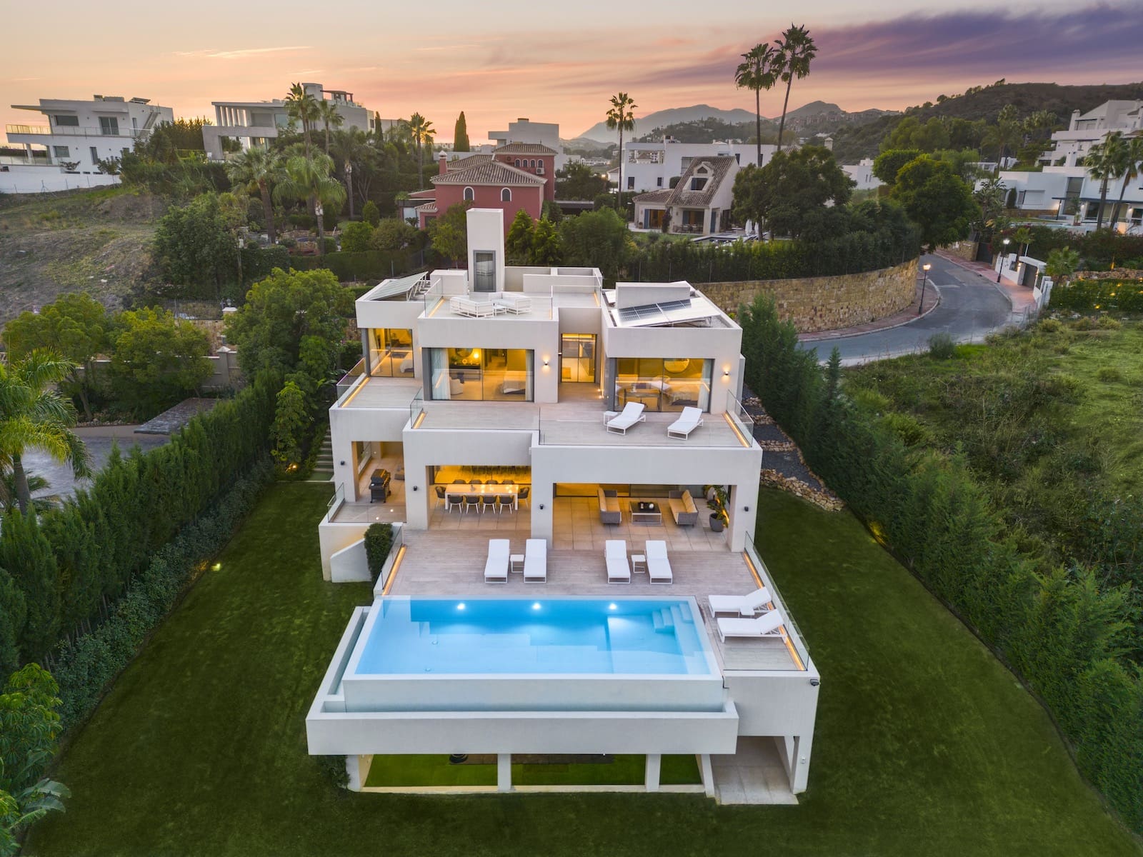 Villa Miranda - Luxe Moderne Woning in Nueva Andalucía