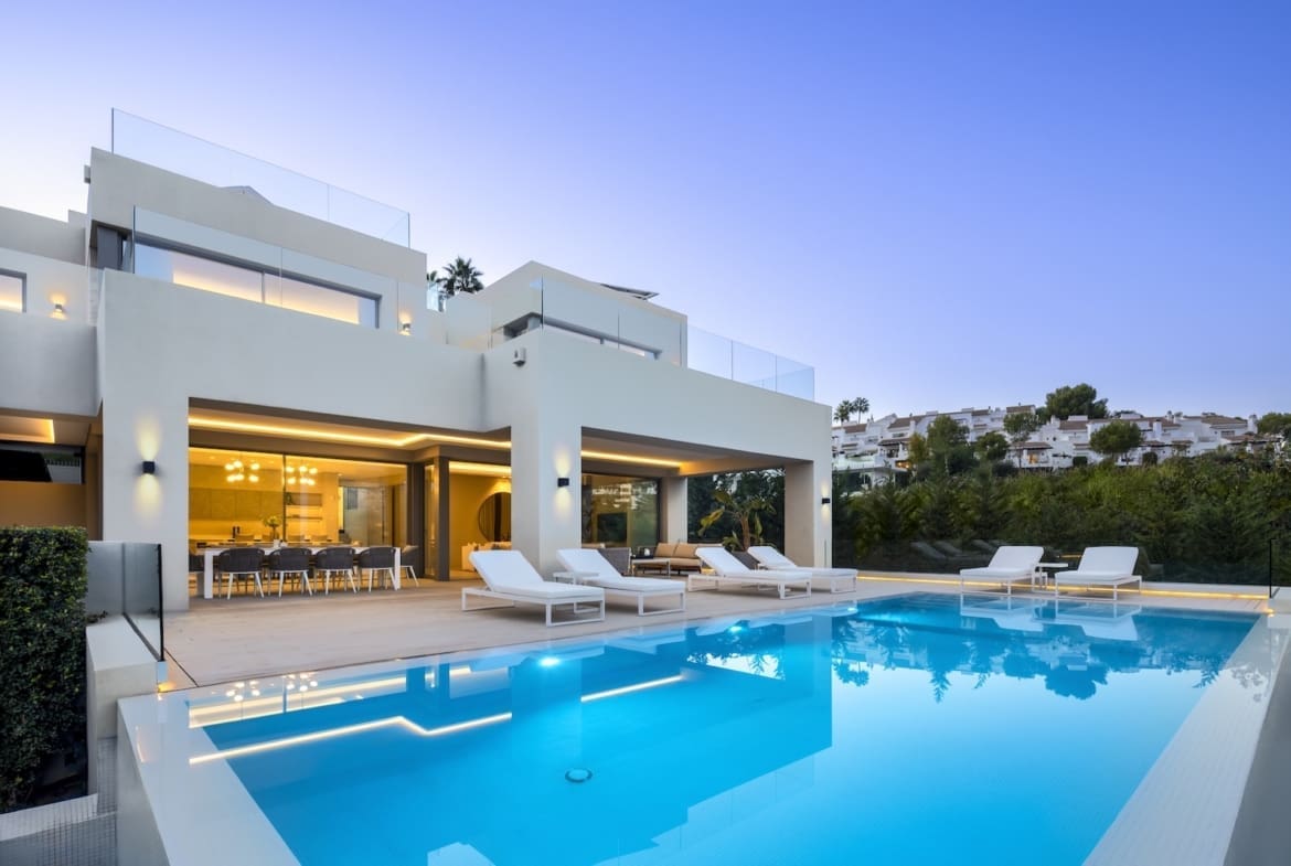 Villa Miranda - Luxe Moderne Woning in Nueva Andalucía
