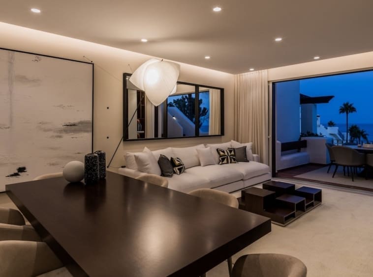 Ontdek Velerin 27: Luxueus Duplex Penthouse in Estepona