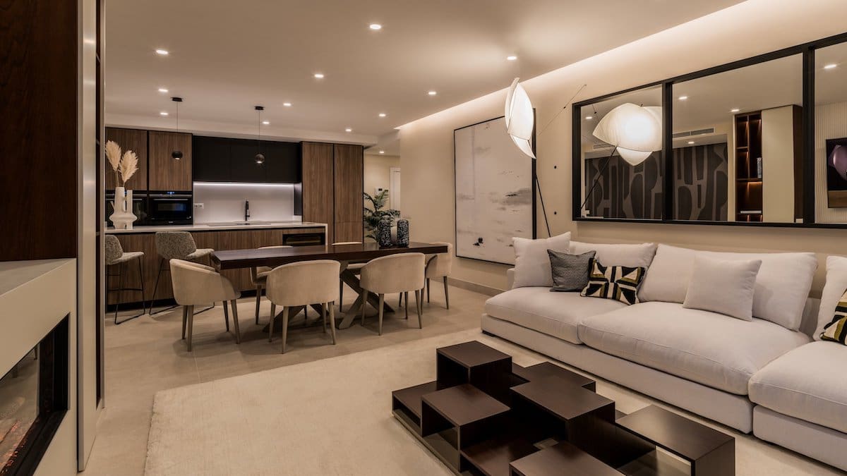 Ontdek Velerin 27: Luxueus Duplex Penthouse in Estepona