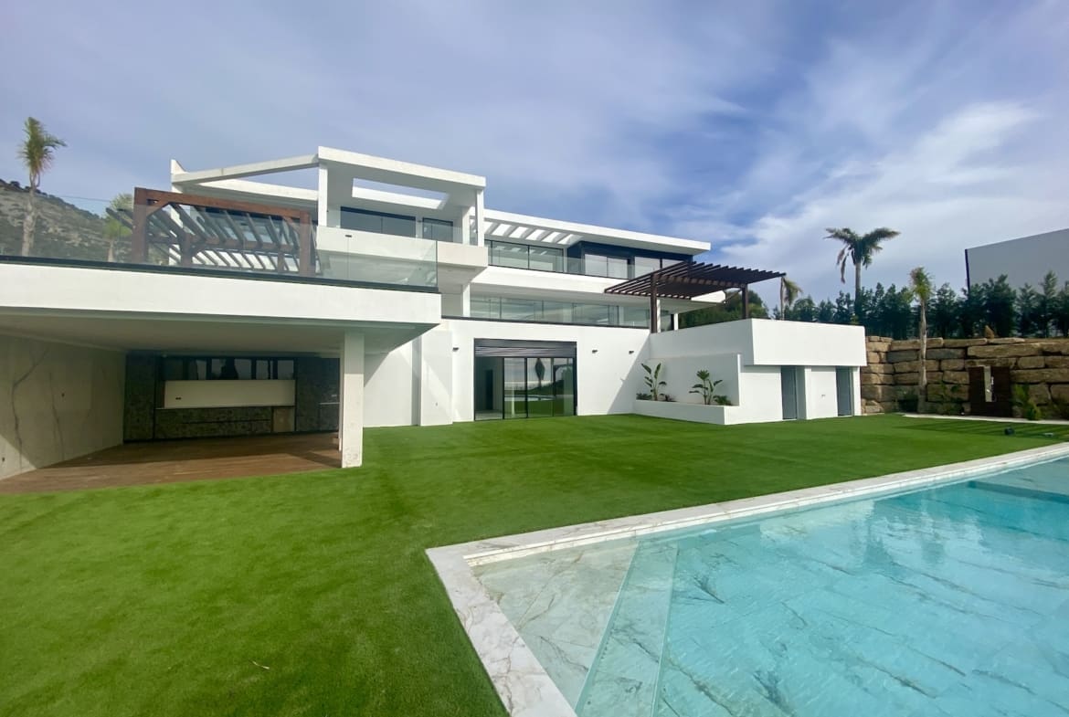 Ontdek Villa Bentayga: Een Luxueus Hedendaags Juweel in Marbella Club Golf Resort