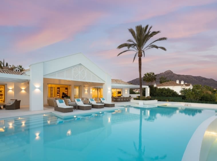 Villa Adriana - Uw Luxe Droomhuis in La Cerquilla, Nueva Andalucía MDR Luxury Homes