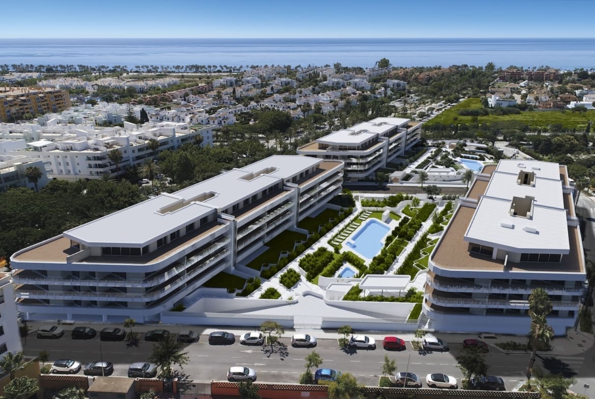 Mare Marbella Exclusieve Appartementen en penthouses aan de Costa del Sol – MDR Luxury Homes C11_Mare-apartments-San Pedro de Alcantara-Marbella-aerial_Sept23_2 Mare Marbella: Exclusieve Appartementen aan de Costa del Sol