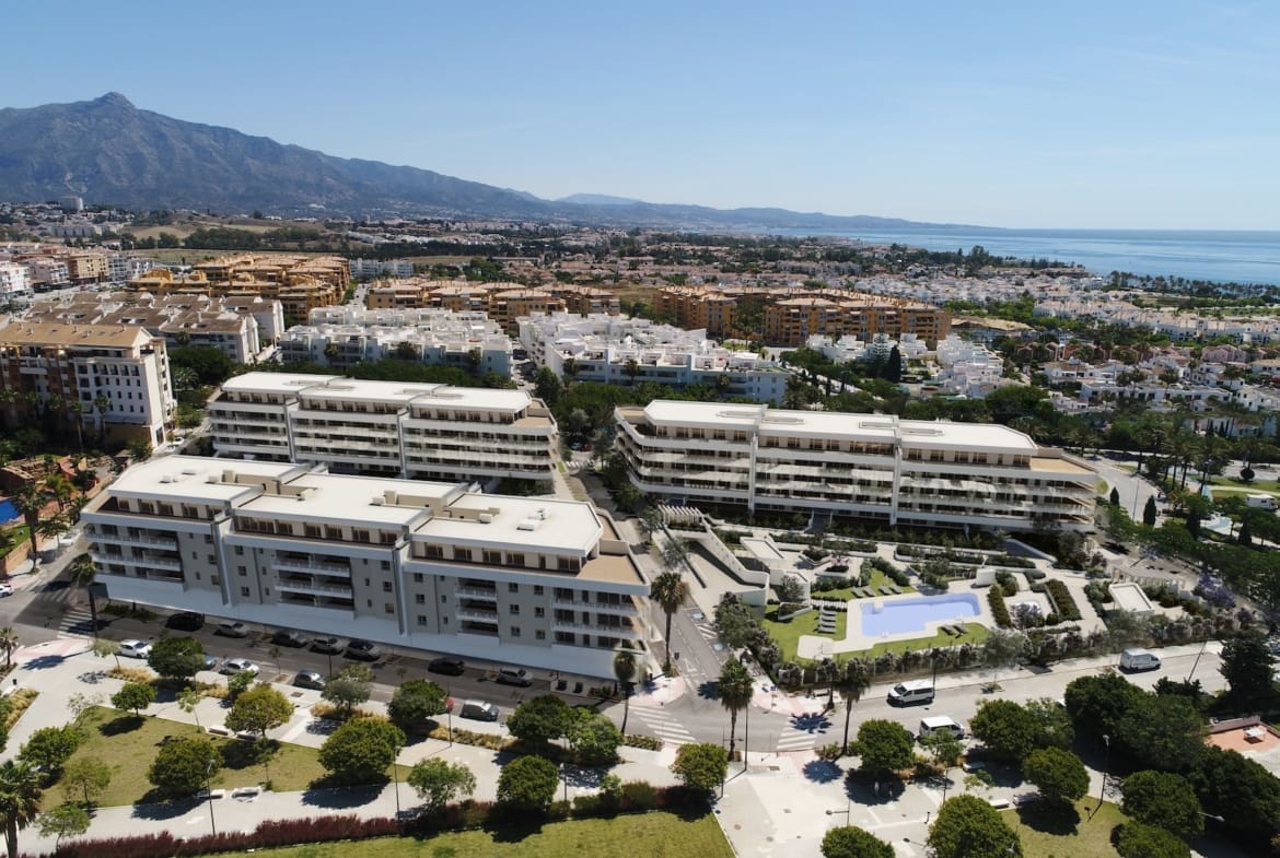 Mare Marbella Exclusieve Appartementen en penthouses aan de Costa del Sol – MDR Luxury Homes C13_Mare-apartments-San Pedro de Alcantara-Marbella-aerial_Sept23 Mare Marbella: Exclusieve Appartementen aan de Costa del Sol