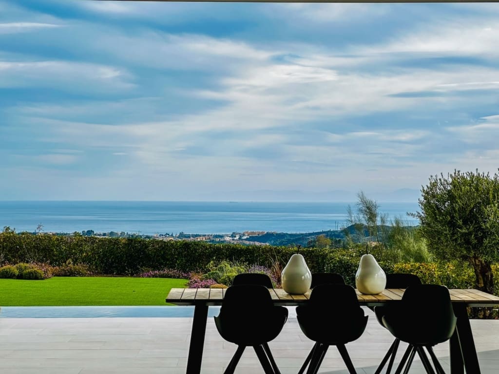 Villa Serenity Monte Mayor Benahavis - MDR Luxury Homes Exclusive.Villa met panoramisch zeezicht in Montemayor Benahavís