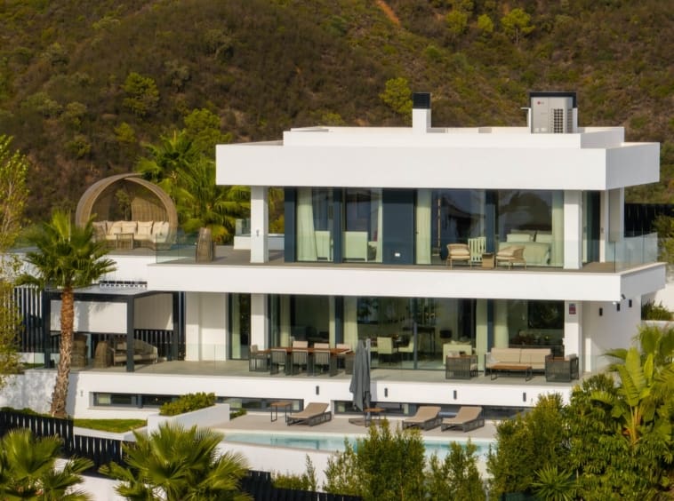 Welkom bij Villa Zephyr Uw Veilige Haven van Luxe in Nueva Andalucía Marbella - MDR Luxury Homes