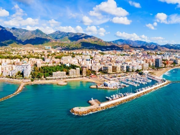 Investeren in Vastgoed aan Costa del Sol in 2024: Topkansen. Marbella luxe vastgoed. Golden Triangle Spanje. Golfvastgoed Costa del Sol. Vastgoedprijzen Costa del Sol 2024 | MDR Luxury Homes Waarom 2024 hét perfecte moment is om te investeren in vastgoed aan de Costa del Sol - Blog - Myriam de Roye.Investeren in Vastgoed aan Costa del Sol in 2024: Topkansen. Marbella luxe vastgoed. Golden Triangle Spanje. Golfvastgoed Costa del Sol. Vastgoedprijzen Costa del Sol 2024