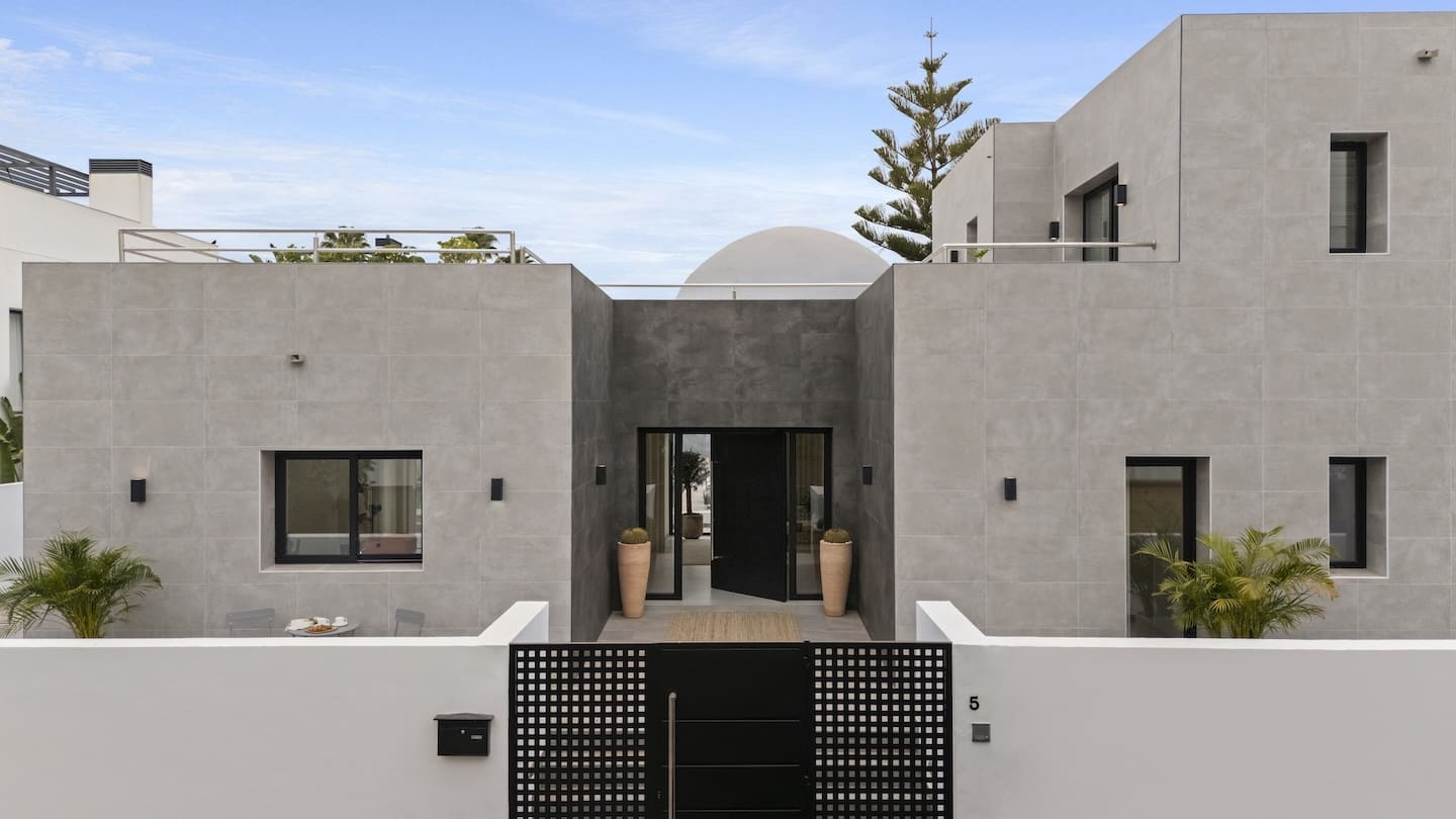 Villa Simone - Luxe Villa te Koop in Nueva Andalucía - MDR Luxury Homes