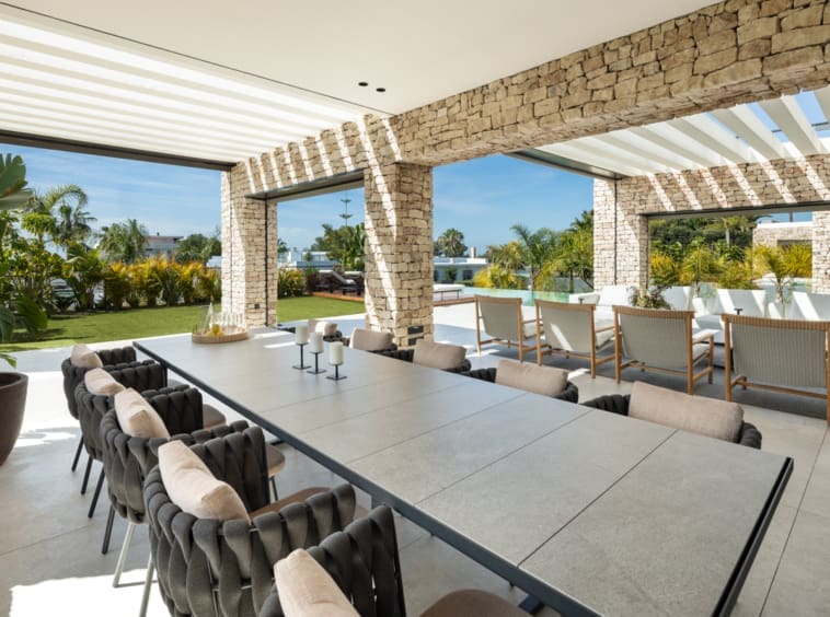 Villa P Een Architectonisch Meesterwerk in Nueva Andalucia te koop - MDR Luxury Homes
