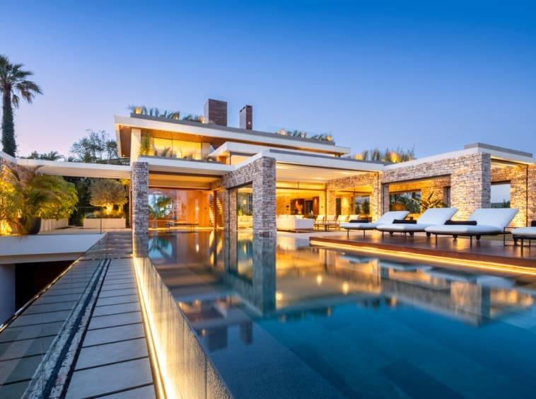 Villa P Een Architectonisch Meesterwerk in Nueva Andalucia te koop - MDR Luxury Homes