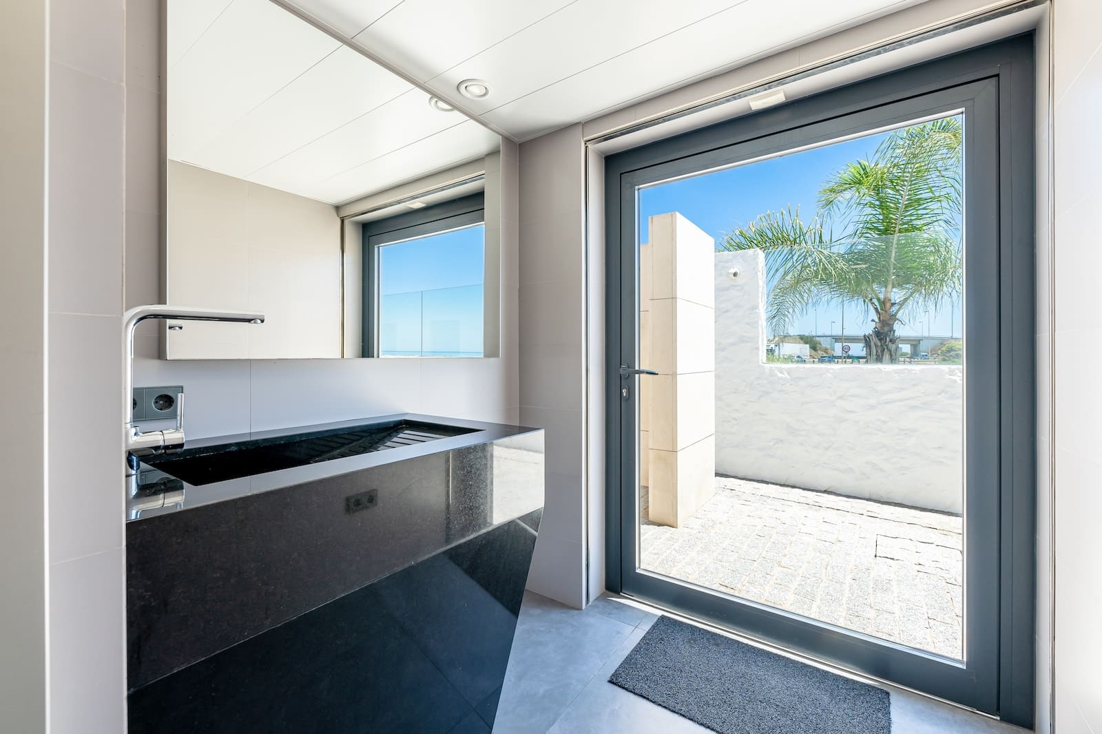 Luxe Strandvilla Paradise Mijas aan de Costa del Sol te koop - MDR