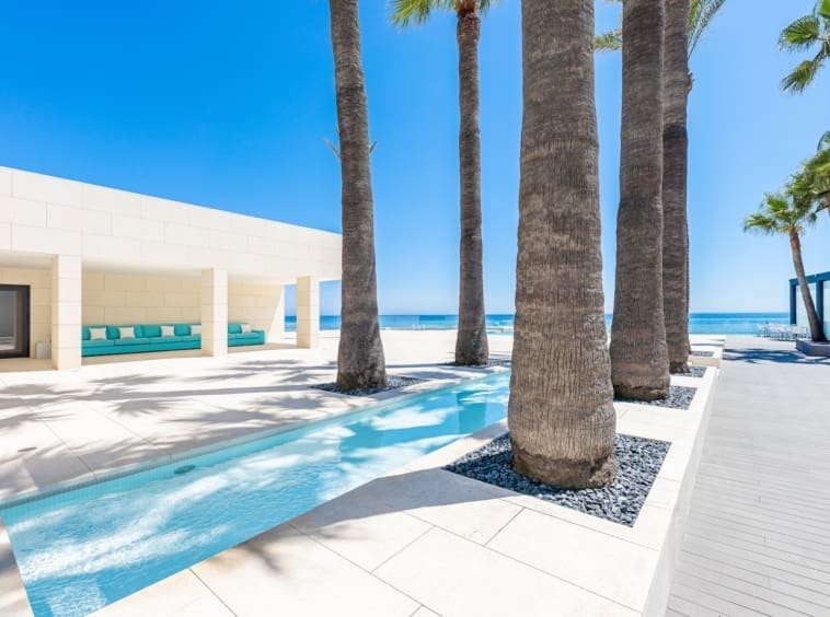 Luxe Strandvilla Paradise Mijas aan de Costa del Sol te koop - MDR