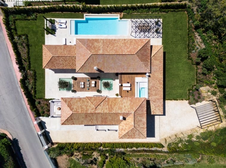 Villa Tuscany Luxe en Rust in La Cerquilla Marbella - MDR Luxury Homes