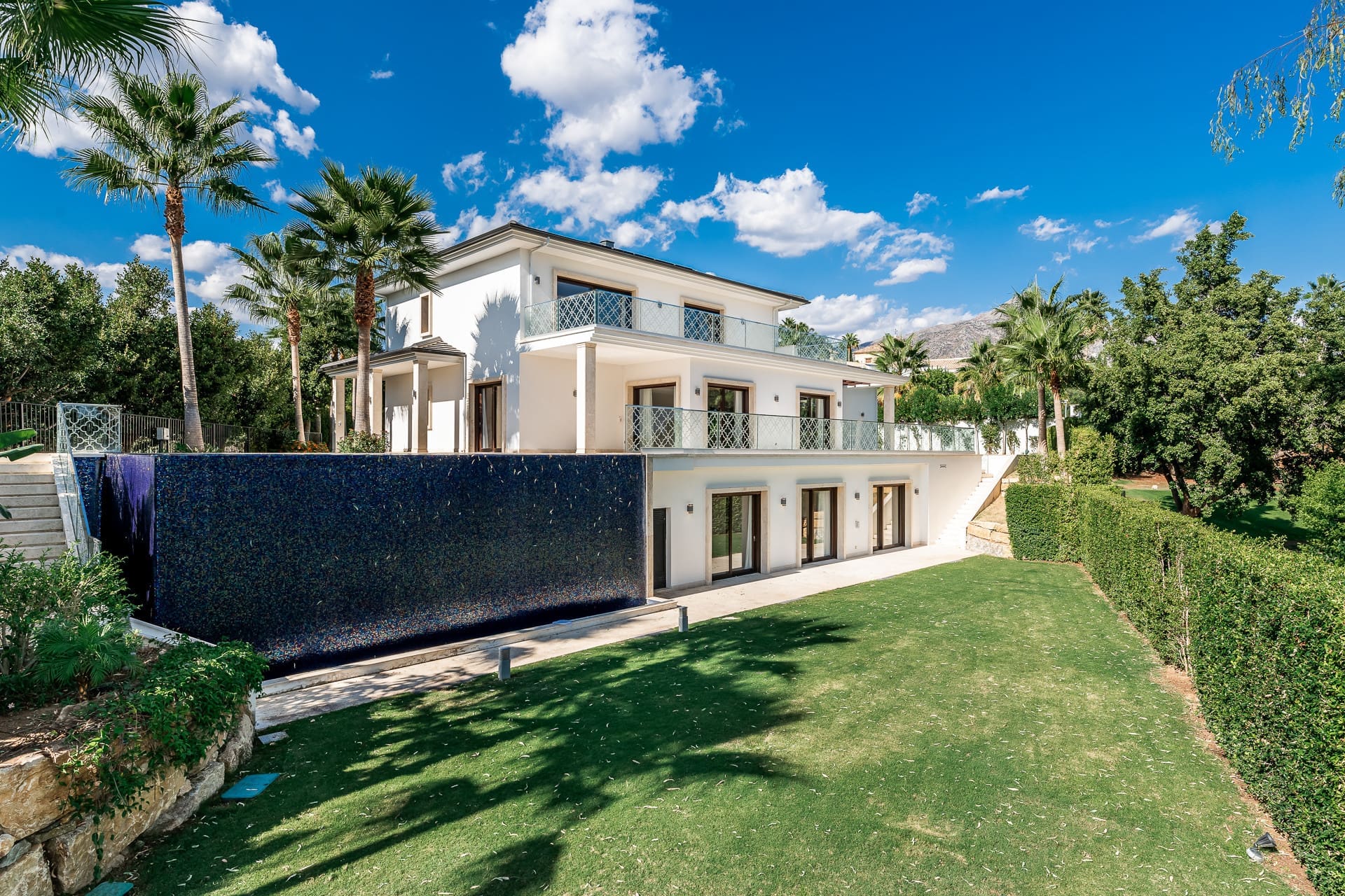 Luxueuze Villa Maria te koop in Los Naranjos Nueva Andalucia - MDR Luxury Homes