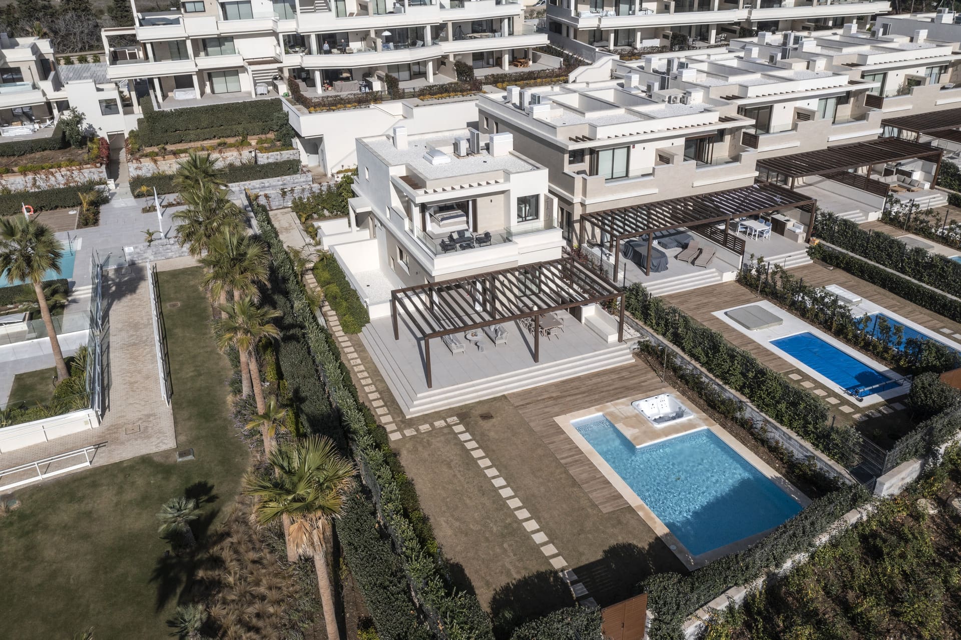 Beachfront villa for sale in Velaya Estepona - MDR Luxury Homes