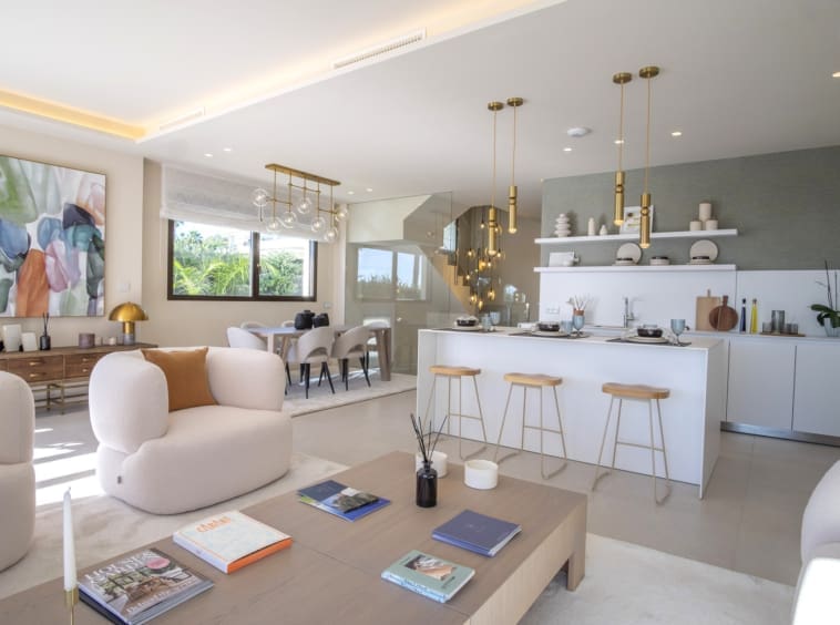 Beachfront villa for sale in Velaya Estepona - MDR Luxury Homes