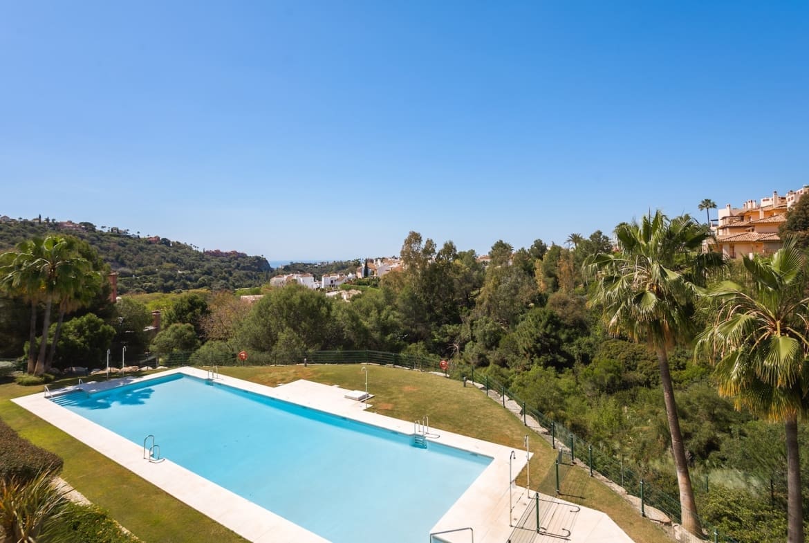 Luxe nieuwbouwappartement met panoramisch uitzicht in Benahavis - MDR Luxury Homes