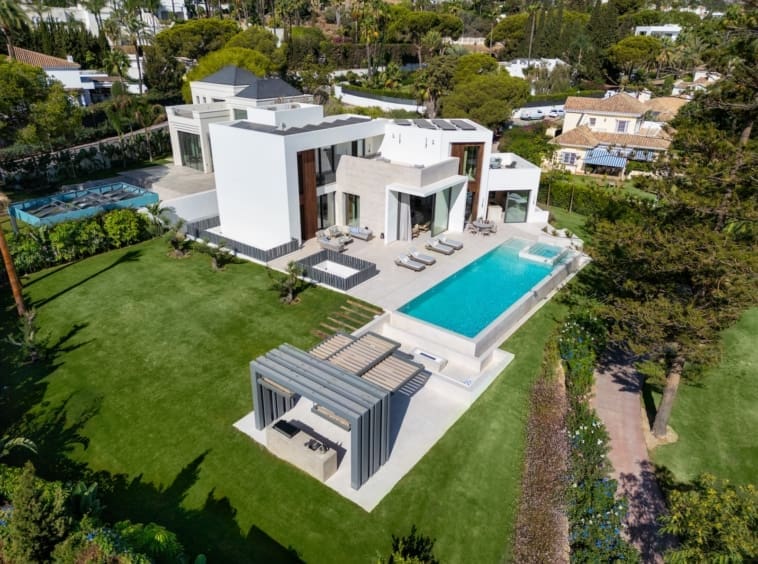 Villa Imagine Exclusieve Golf Front Villa in Las Brisas Marbella for sale - MDR Luxury Homes