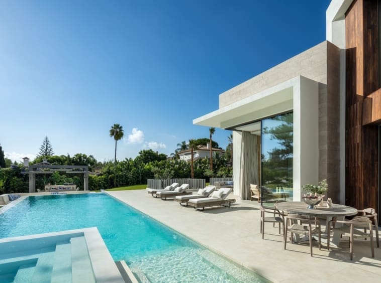 Villa Imagine Exclusieve Golf Front Villa in Las Brisas Marbella for sale - MDR Luxury Homes