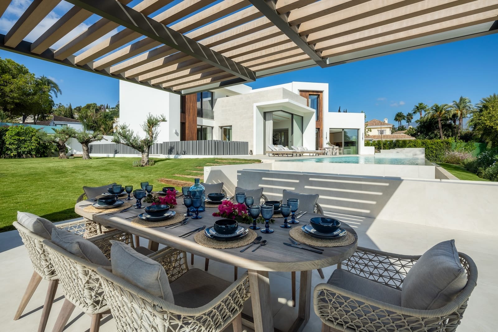 Villa Imagine Exclusieve Golf Front Villa in Las Brisas Marbella for sale - MDR Luxury Homes