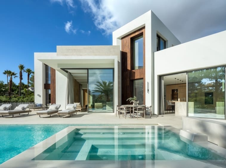 Villa Imagine Exclusieve Golf Front Villa in Las Brisas Marbella for sale - MDR Luxury Homes