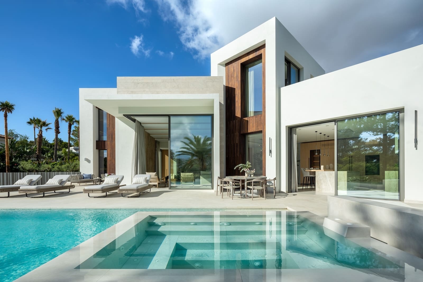 Villa Imagine Exclusieve Golf Front Villa in Las Brisas Marbella for sale - MDR Luxury Homes