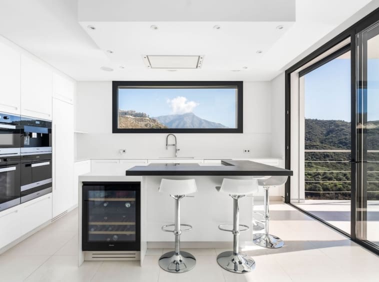 Villa Lea Eigentijdse Luxe en Privacy in Nueva Andalucia - MDR Luxury Homes