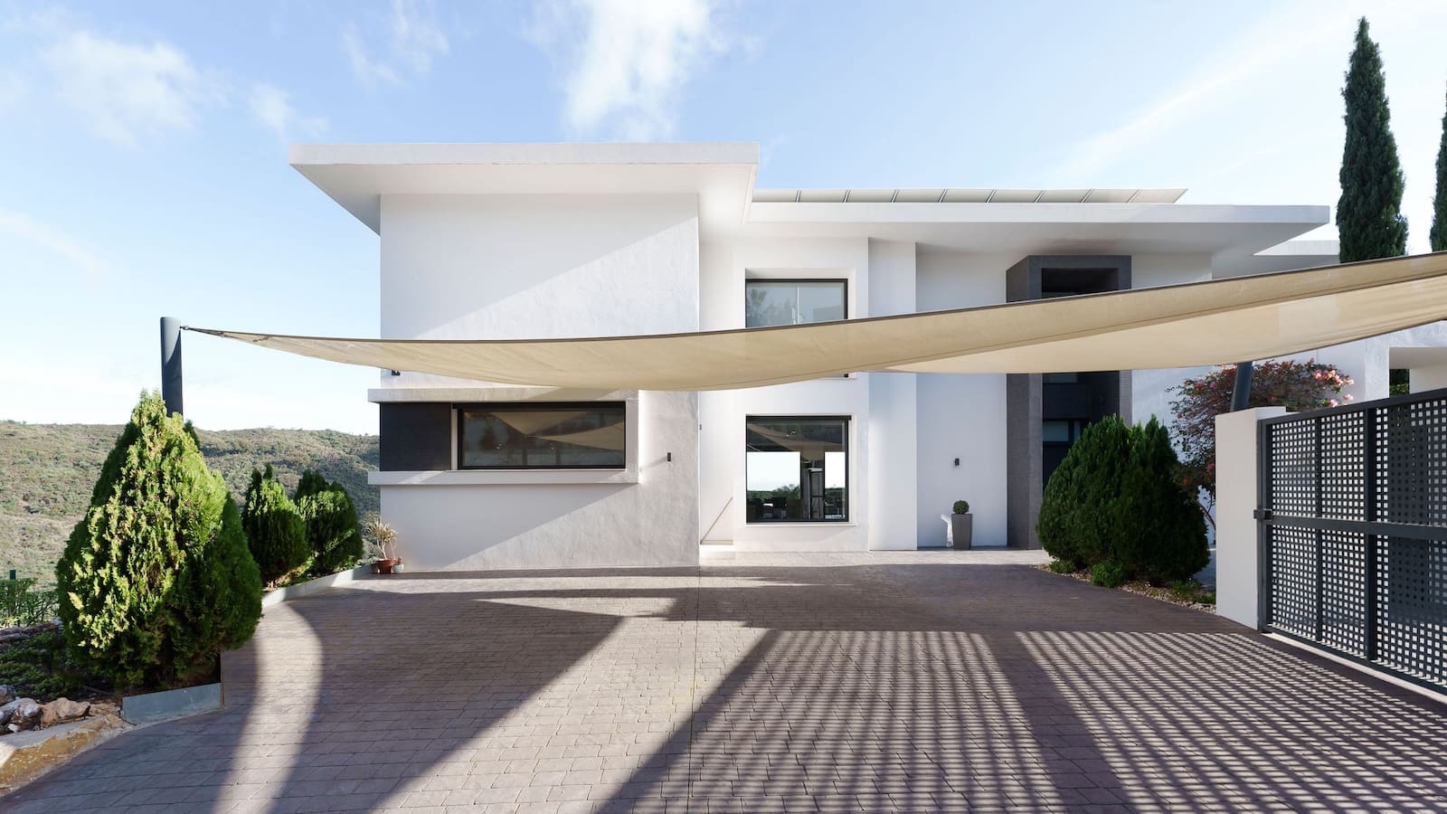 Villa Lea Eigentijdse Luxe en Privacy in Nueva Andalucia - MDR Luxury Homes