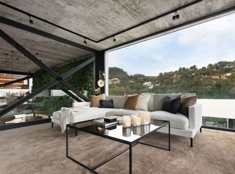 Adembenemende beelden van Villa Five, een moderne luxe villa in El Madroñal Gate 5, Benahavis, gepresenteerd door MDR Luxury Homes