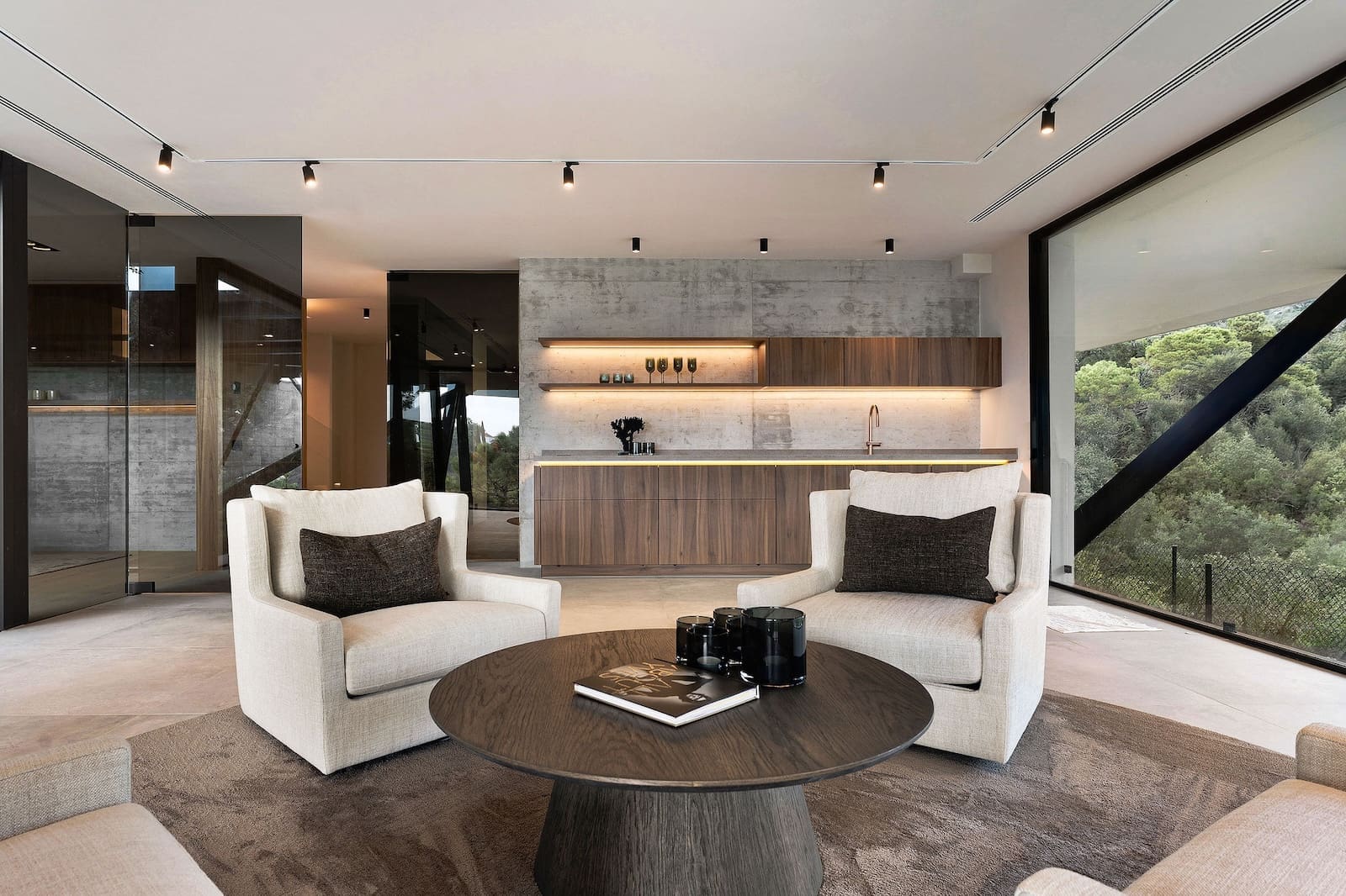 Adembenemende beelden van Villa Five, een moderne luxe villa in El Madroñal Gate 5, Benahavis, gepresenteerd door MDR Luxury Homes