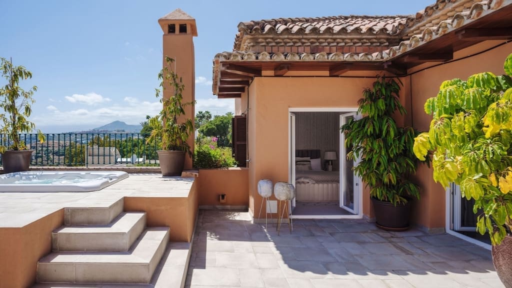 Penthouse Mira Andalusian luxury duplex with sea views and modern design by MDR Luxury Homes Los Belvederes28 | MDR Luxury Homes Penthouse Mira Andalusian luxury duplex with sea views and modern design offered by MDR Luxury Homes Los Belvederes