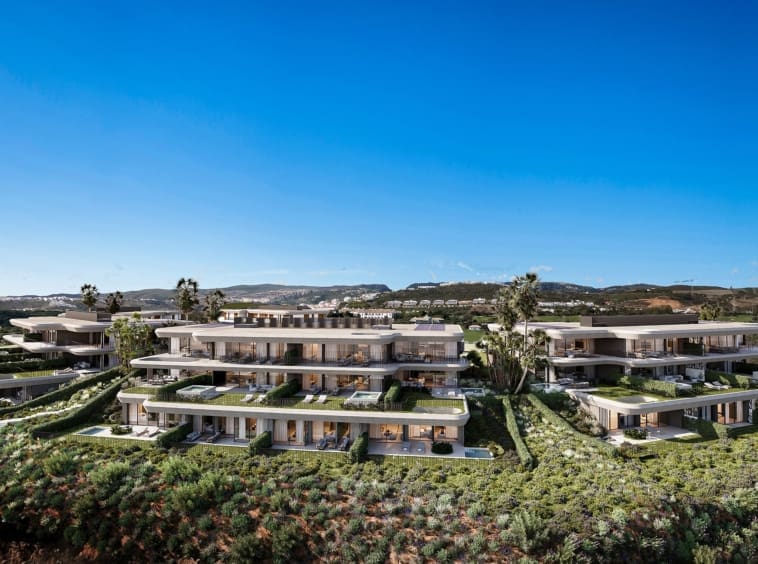 Moderne woningen van Nalu Suites in Casares Costa, gepresenteerd door MDR Luxury Homes, met een architectuur die harmonieert met de natuur en luxe leefruimtes biedt