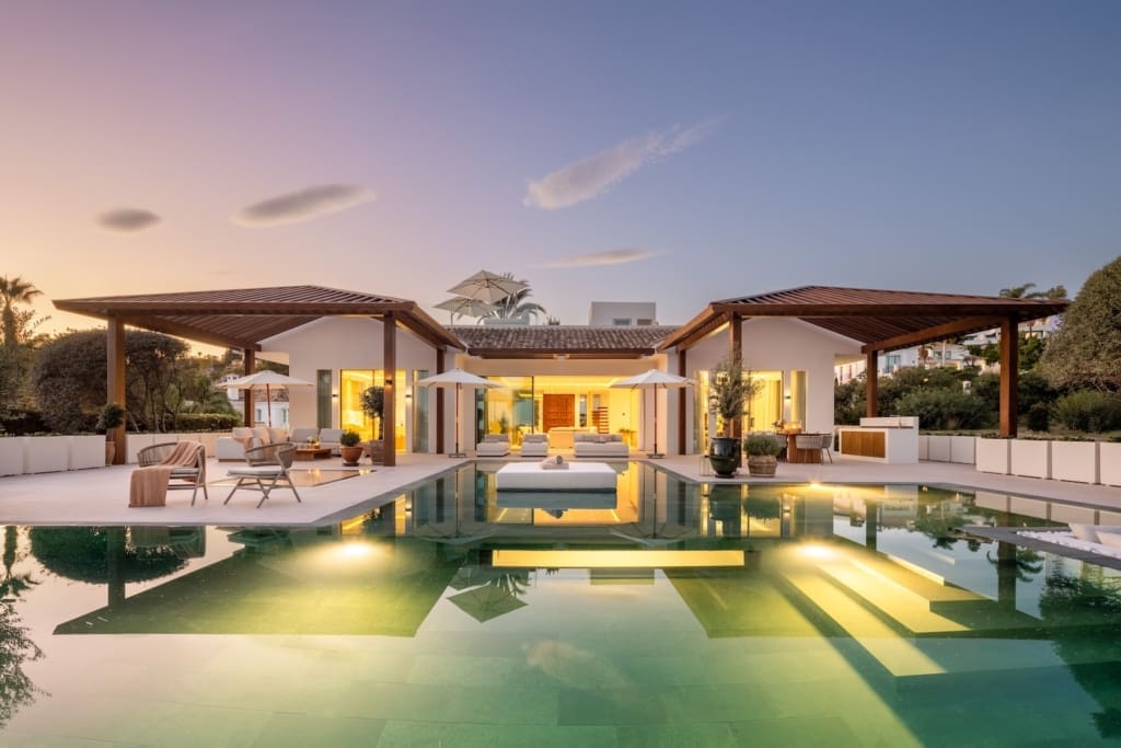 Villa Olivia Marbella Luxe villa met infinity pool en adembenemend uitzicht aangeboden door MDR Luxury Homes _V9A0137 | MDR Luxury Homes Villa Olivia Marbella Luxe villa met infinity pool en adembenemend uitzicht aangeboden door MDR Luxury Homes