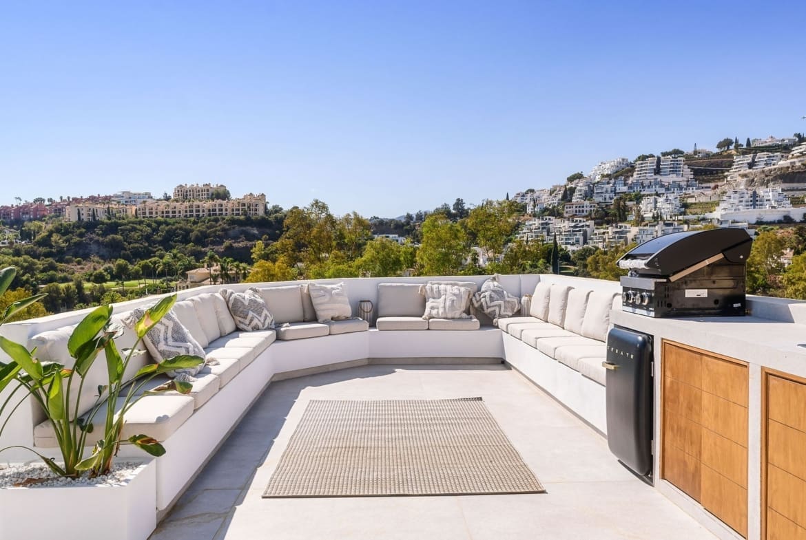 Elegant townhouse Casa Chloe in La Quinta Hills, featuring sea views and modern design, presented by MDR Luxury Homes