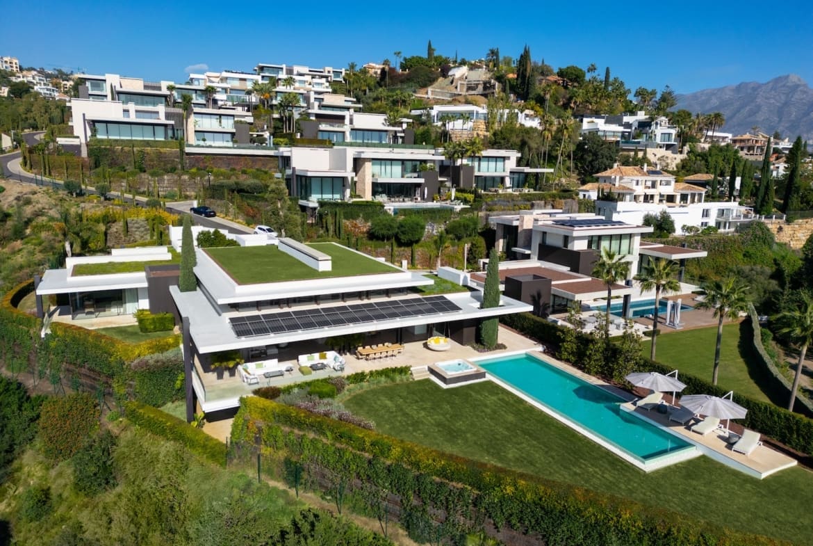 Luxury villa The Hills 1 in La Quinta with panoramic Mediterranean views offered by MDR Luxury Homes marbella