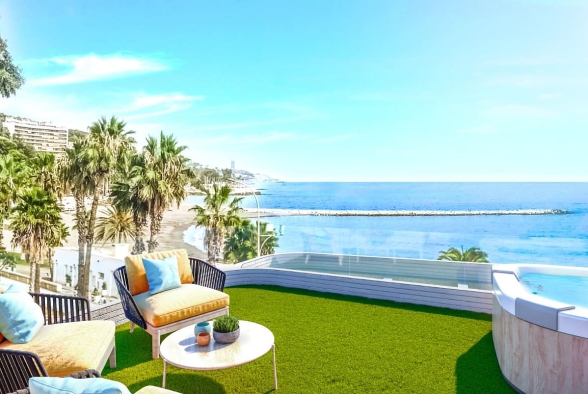 SeaScape Residences: Luxury beachfront homes by MDR Luxury Homes in Málaga.