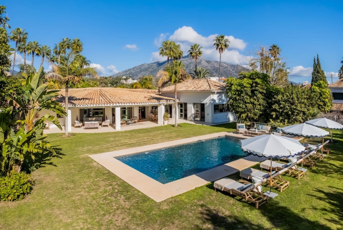 Villa Palm Springs in La Cerquilla, Marbella – luxury bungalow with botanical gardens and pool, listed by MDR Luxury Homes.