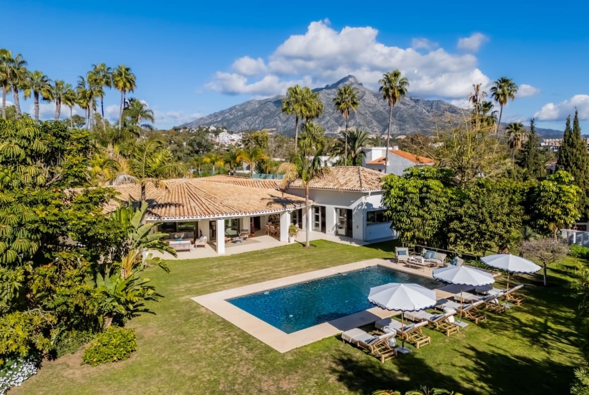 Villa Palm Springs in La Cerquilla, Marbella – luxury bungalow with botanical gardens and pool, listed by MDR Luxury Homes.