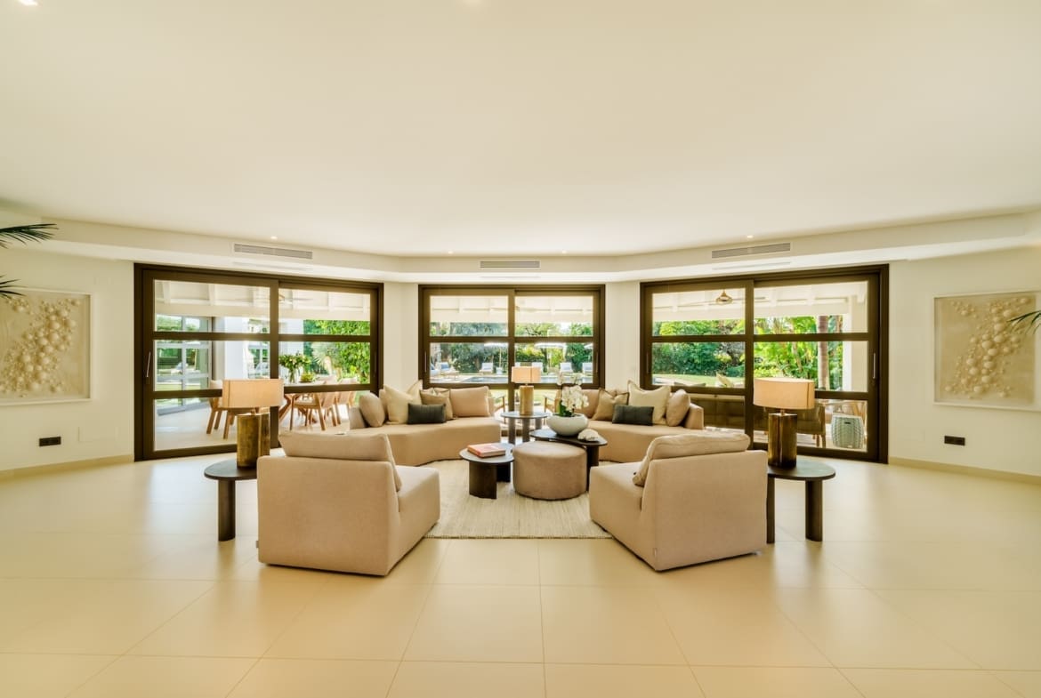 Villa Palm Springs in La Cerquilla, Marbella – luxury bungalow with botanical gardens and pool, listed by MDR Luxury Homes.