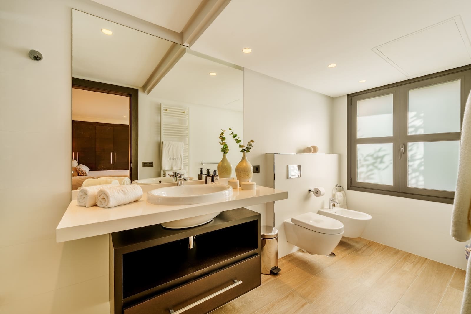 Villa Palm Springs in La Cerquilla, Marbella – luxury bungalow with botanical gardens and pool, listed by MDR Luxury Homes.