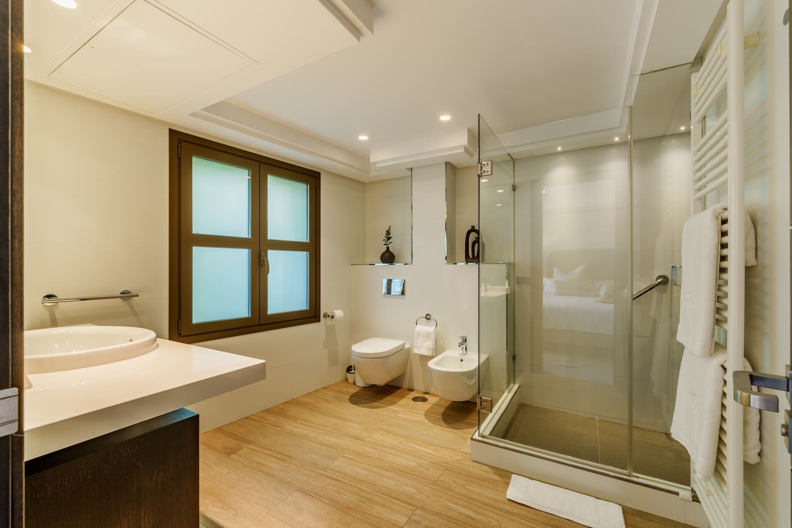 Villa Palm Springs in La Cerquilla, Marbella – luxury bungalow with botanical gardens and pool, listed by MDR Luxury Homes.