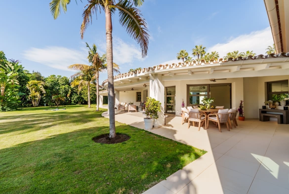 Villa Palm Springs in La Cerquilla, Marbella – luxury bungalow with botanical gardens and pool, listed by MDR Luxury Homes.