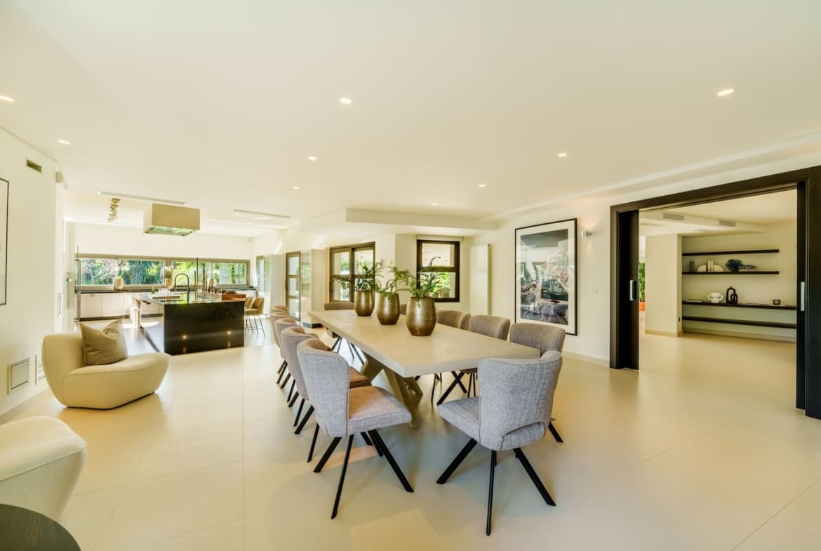 Villa Palm Springs in La Cerquilla, Marbella – luxury bungalow with botanical gardens and pool, listed by MDR Luxury Homes.