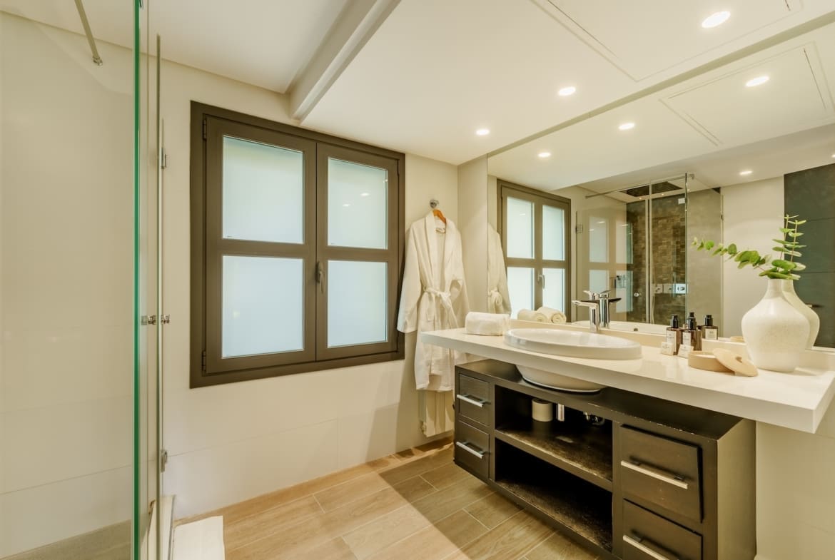 Villa Palm Springs in La Cerquilla, Marbella – luxury bungalow with botanical gardens and pool, listed by MDR Luxury Homes.