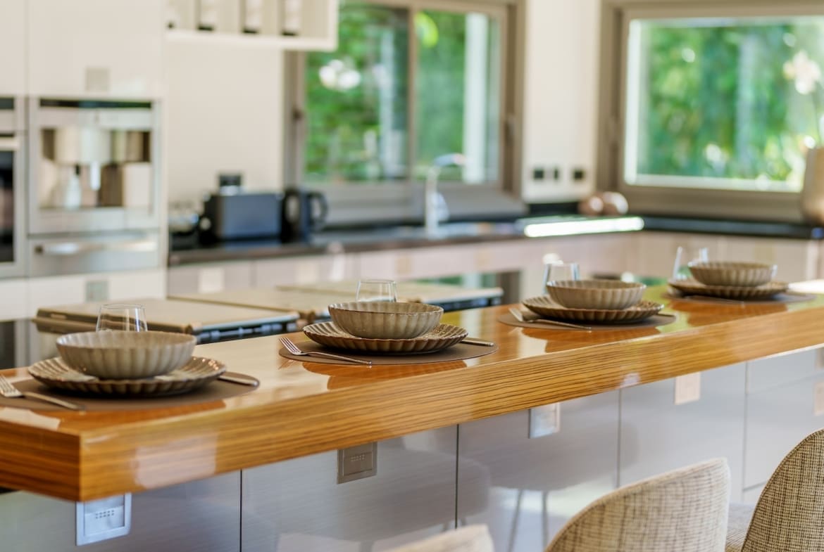 Villa Palm Springs in La Cerquilla, Marbella – luxury bungalow with botanical gardens and pool, listed by MDR Luxury Homes.