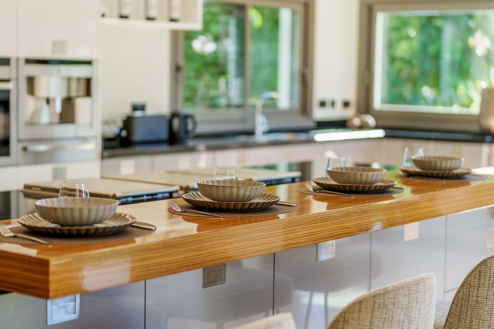 Villa Palm Springs in La Cerquilla, Marbella – luxury bungalow with botanical gardens and pool, listed by MDR Luxury Homes.