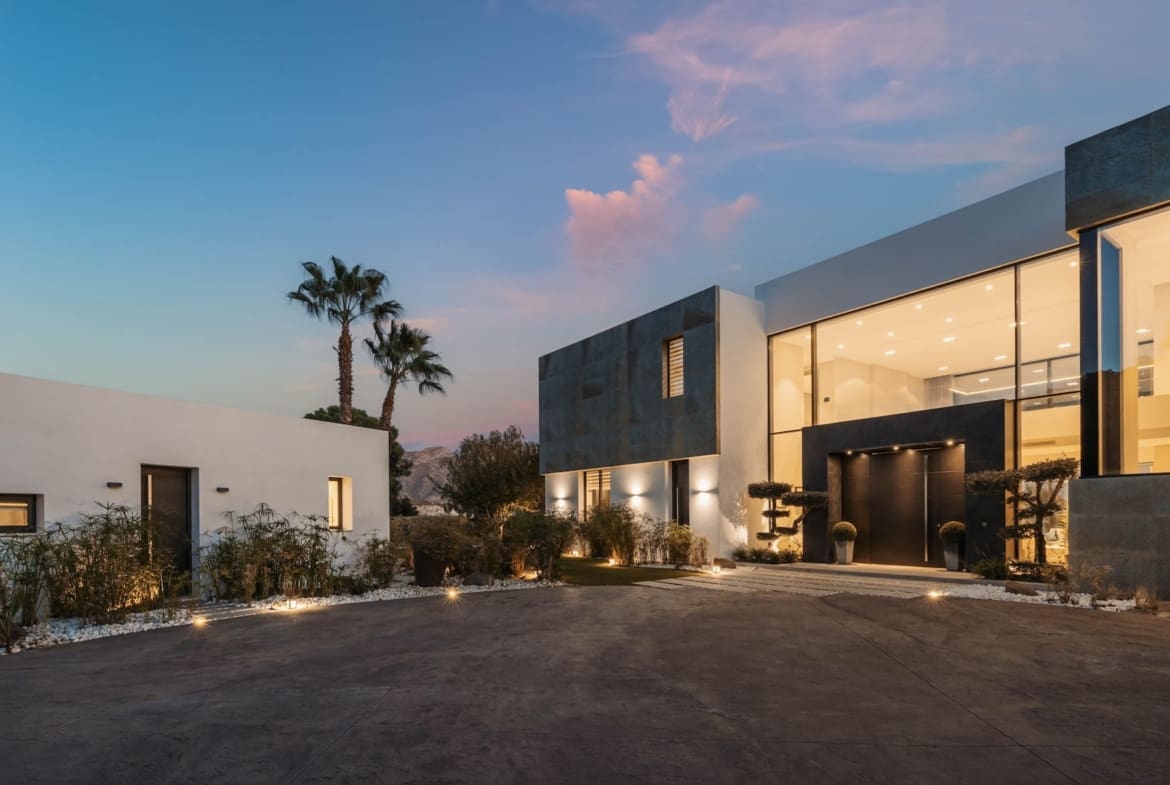 Luxurious Villa Ciervo in El Madroñal, Benahavís - Exclusive estate with panoramic sea views | MDR Luxury Homes.